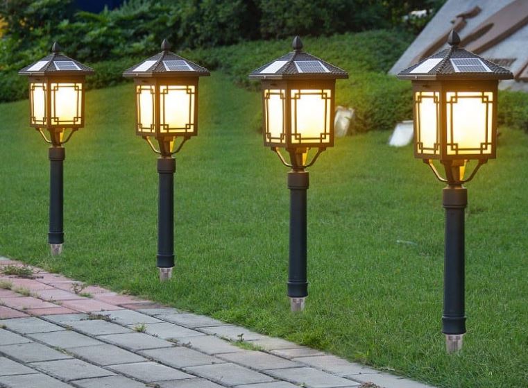 Cột đèn năng lượng mặt trời cho sân vườn DSV04