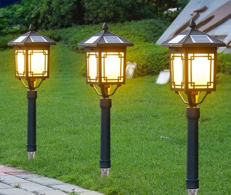 Cột đèn năng lượng mặt trời cho sân vườn DSV04
