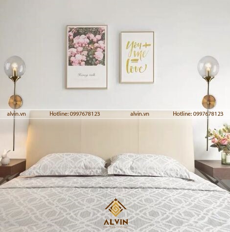 Mẫu đèn gắn tường với chao thủy tinh hình cầu