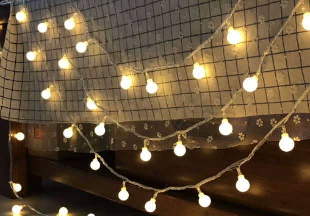 Thiết kế đèn trang trí cho shop quần áo